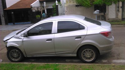 Hace una semana choque en gral paz, y estoy esperando al seguro para ver si me lo arreglan o me lo pagan como destrucción total. La verdad es un caño el prisma