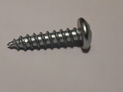 este es el tornillo usado 5MM diam. x  3cms de largo con cabeza y todo, si le pones más largo pasa a ser riesgoso, asi va de 10