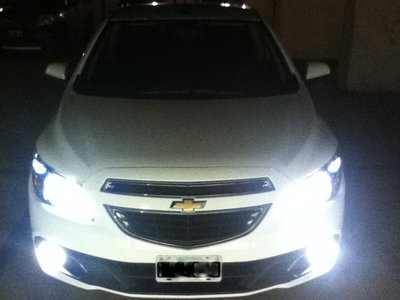 Torres Led en posicion<br />Bixenon HID 6000 K en altas y bajas<br />Xenon HID 6000 K en faros antinieblas